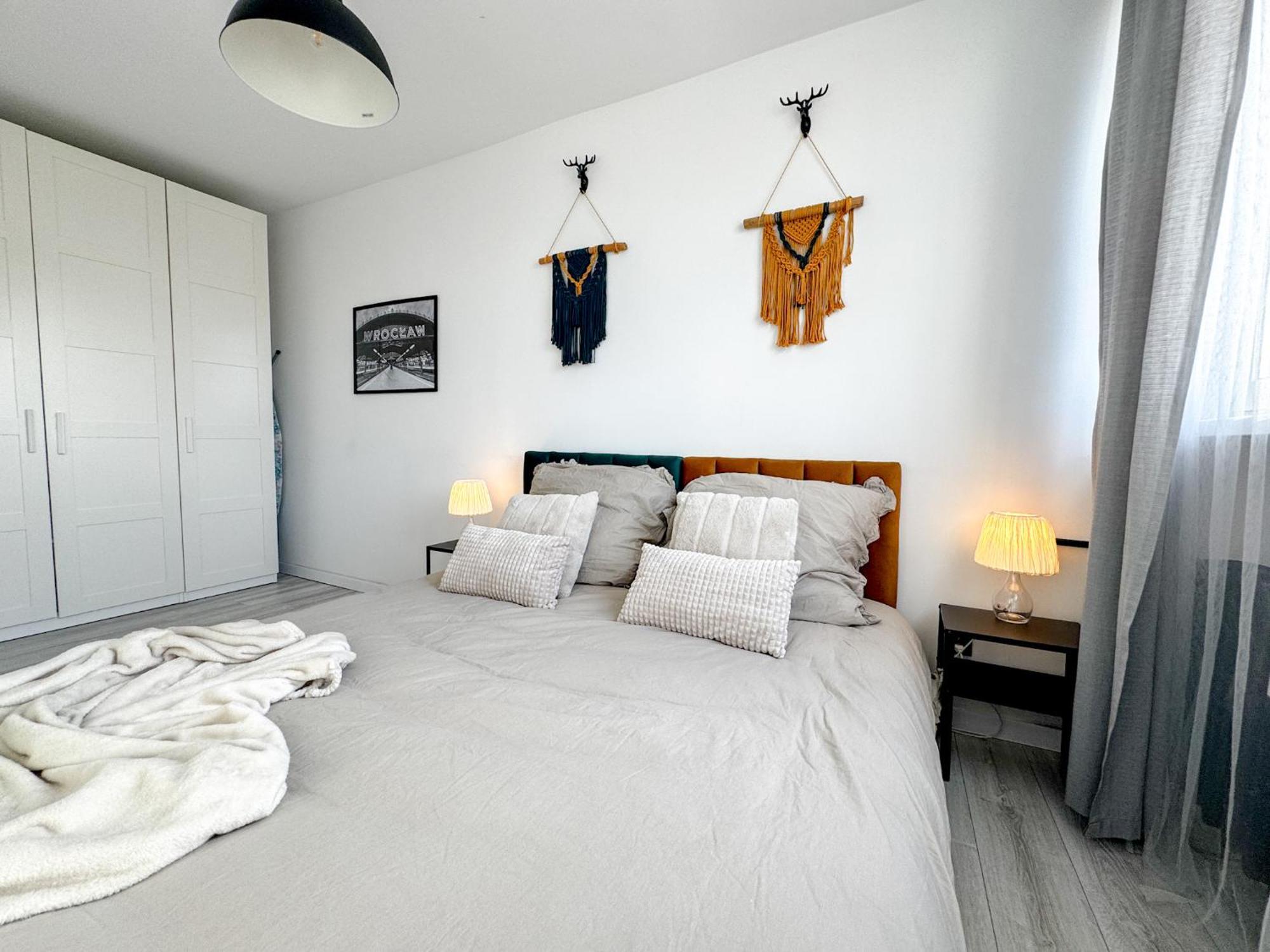 Leilighet 2mins Skytower! Stylish 2bd Kitchen, Balcony! Near Train Wrocław
