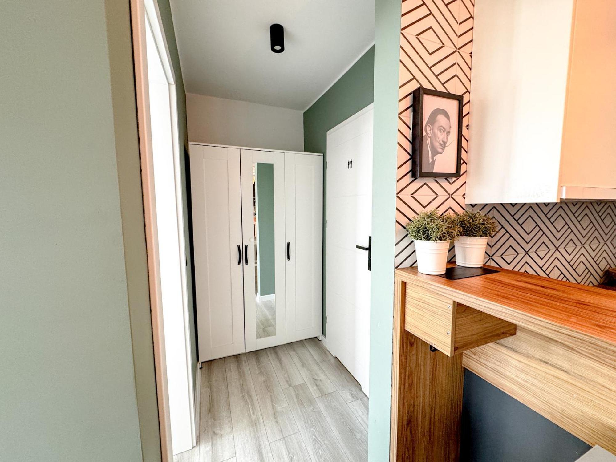Leilighet 2mins Skytower! Stylish 2bd Kitchen, Balcony! Near Train *