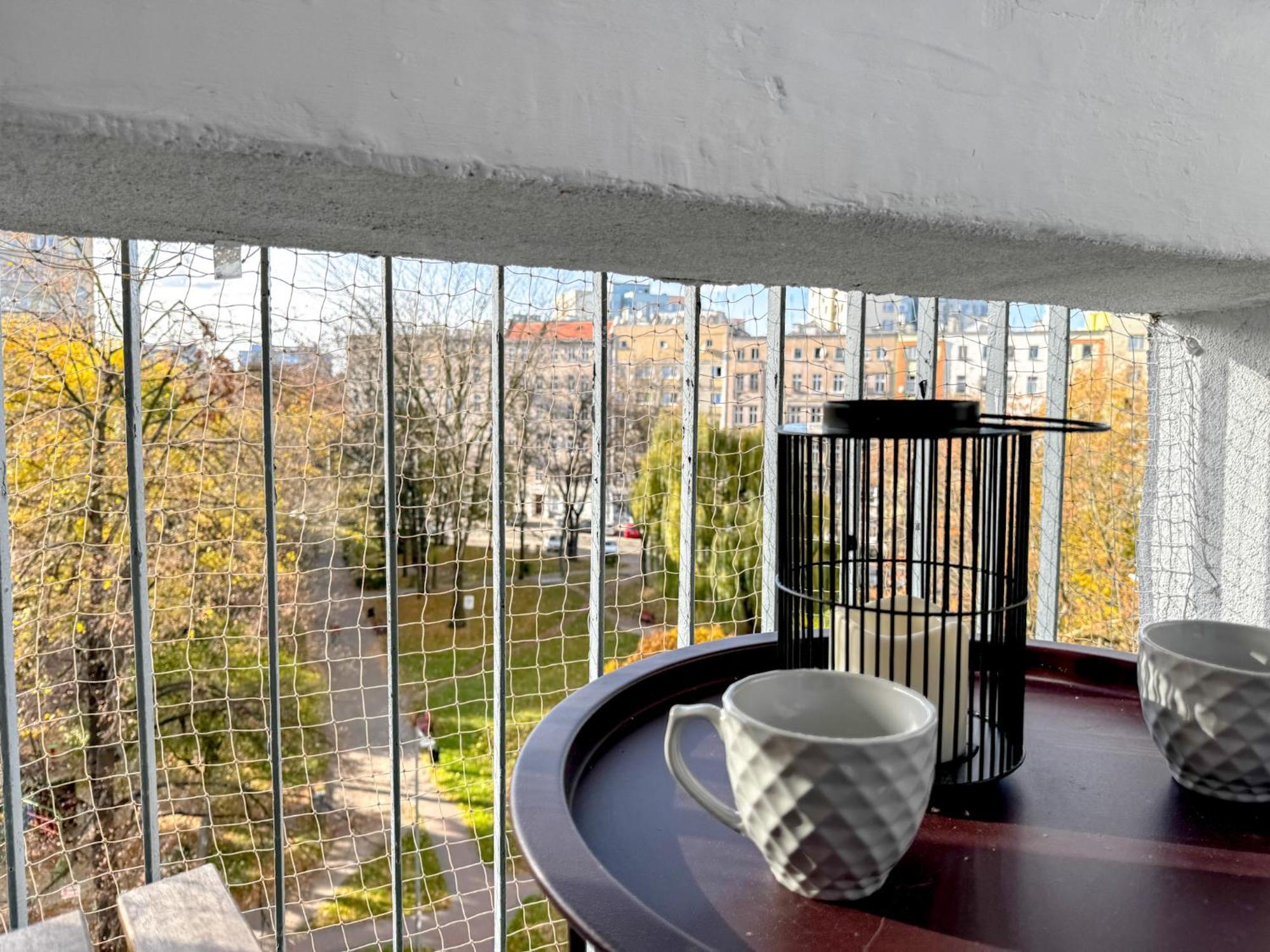 2mins Skytower! Stylish 2bd Kitchen, Balcony! Near Train *